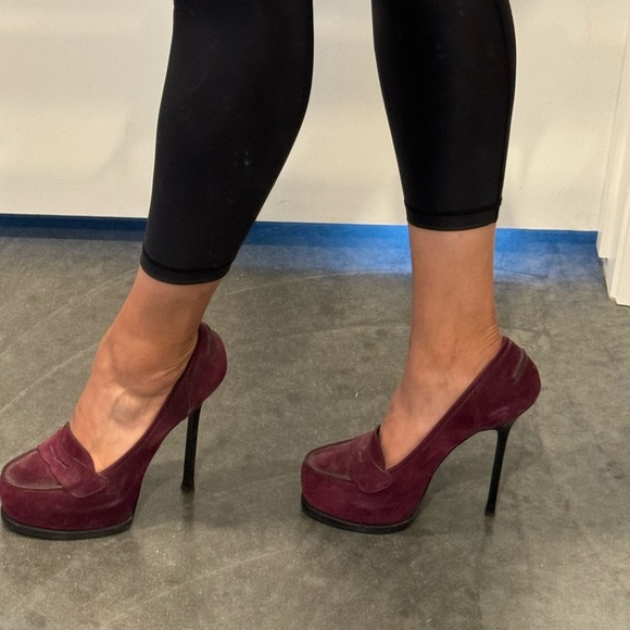 Yves Saint Laurent size 39 purple suede loafer pumps - Picture 10 of 10
